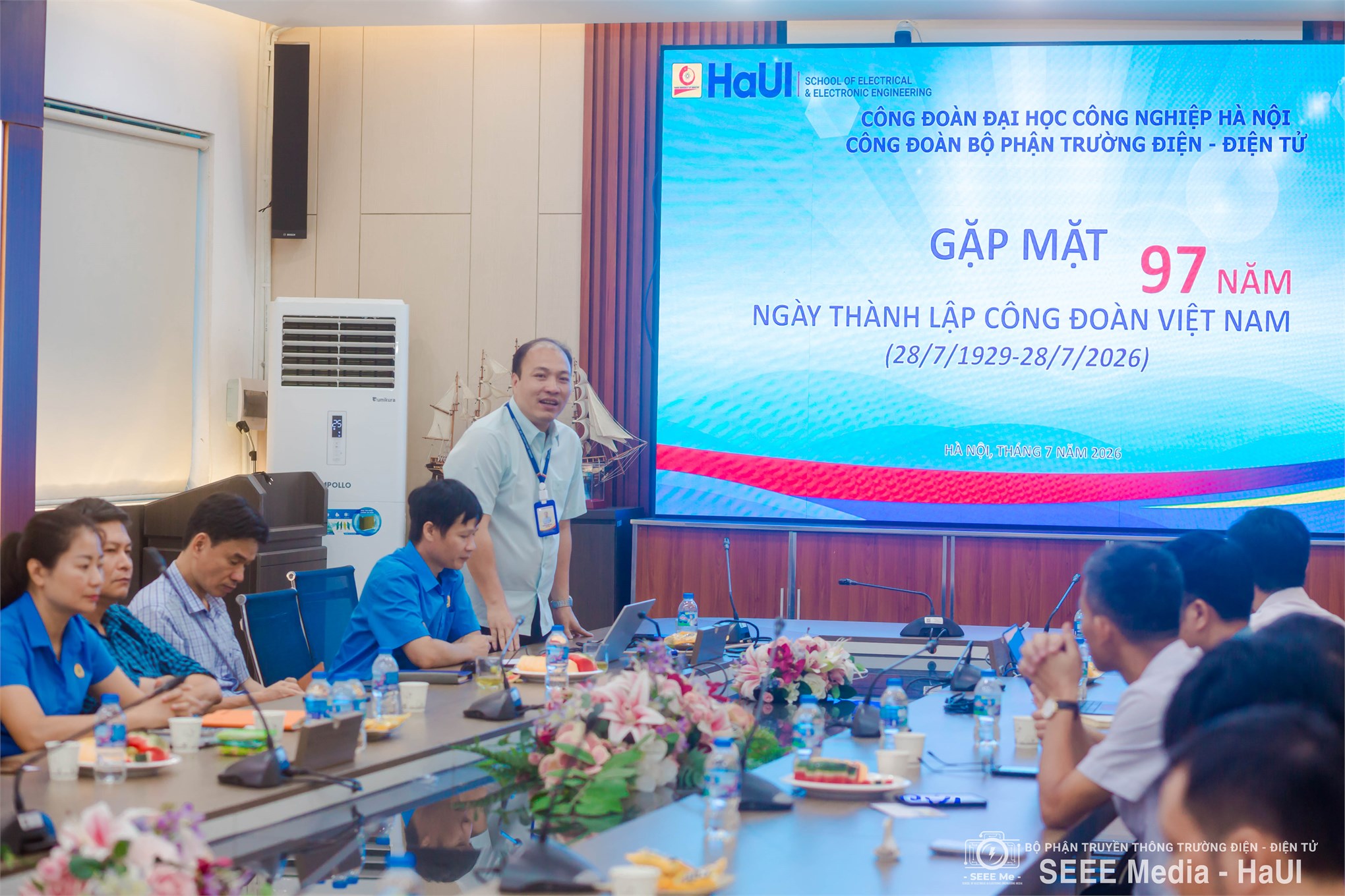 Trường Điện – Điện tử gặp mặt kỷ niệm 97 năm Ngày thành lập Công đoàn Việt Nam
