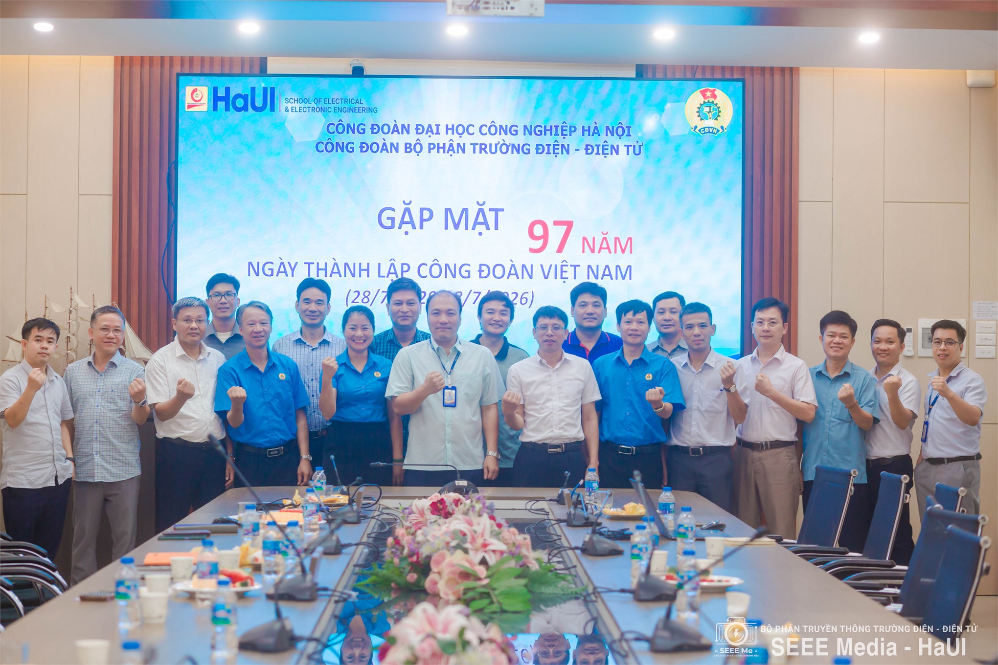 Trường Điện – Điện tử gặp mặt kỷ niệm 97 năm Ngày thành lập Công đoàn Việt Nam