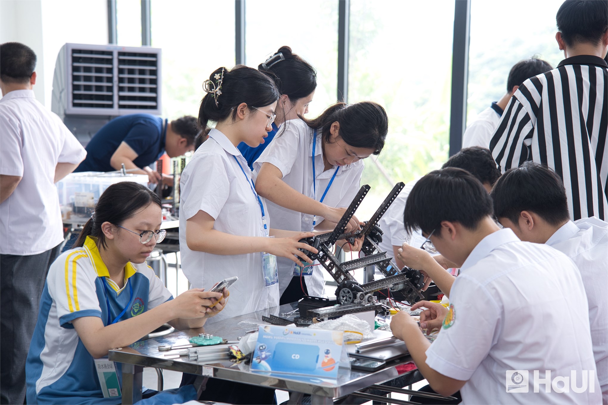 Đại học Công nghiệp Hà Nội đồng hành cùng Trại hè Hùng Vương 2026, Trường Điện - Điện tử bảo trợ kỹ thuật cuộc thi Hùng Vương Robotics Challenge 2026