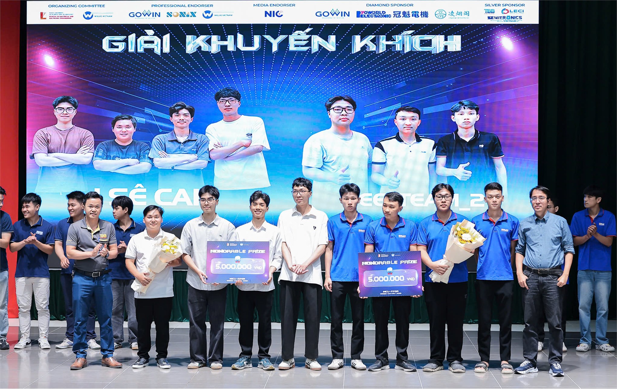 Sinh viên Trường Điện – Điện tử xuất sắc giành giải Nhất Cuộc thi Thiết kế MCU - FPGA Hà Nội 2026