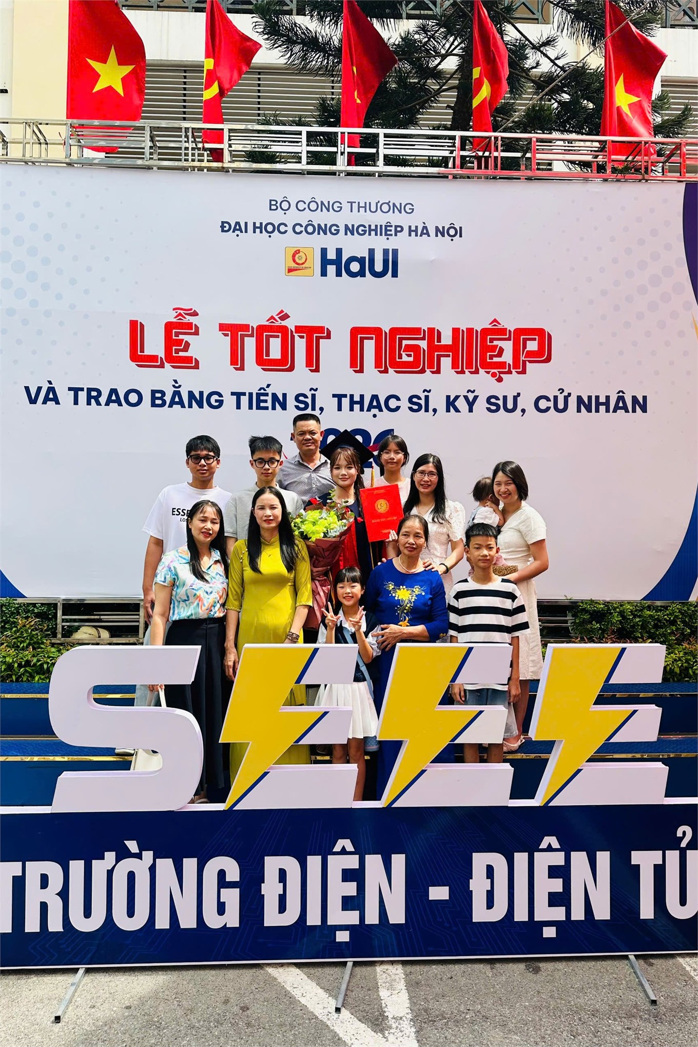 Gần 1.600 tân Thạc sĩ, Kỹ sư, Cử nhân Trường Điện – Điện tử nhận bằng tốt nghiệp năm 2026: Khép lại một hành trình, mở ra những chân trời mới
