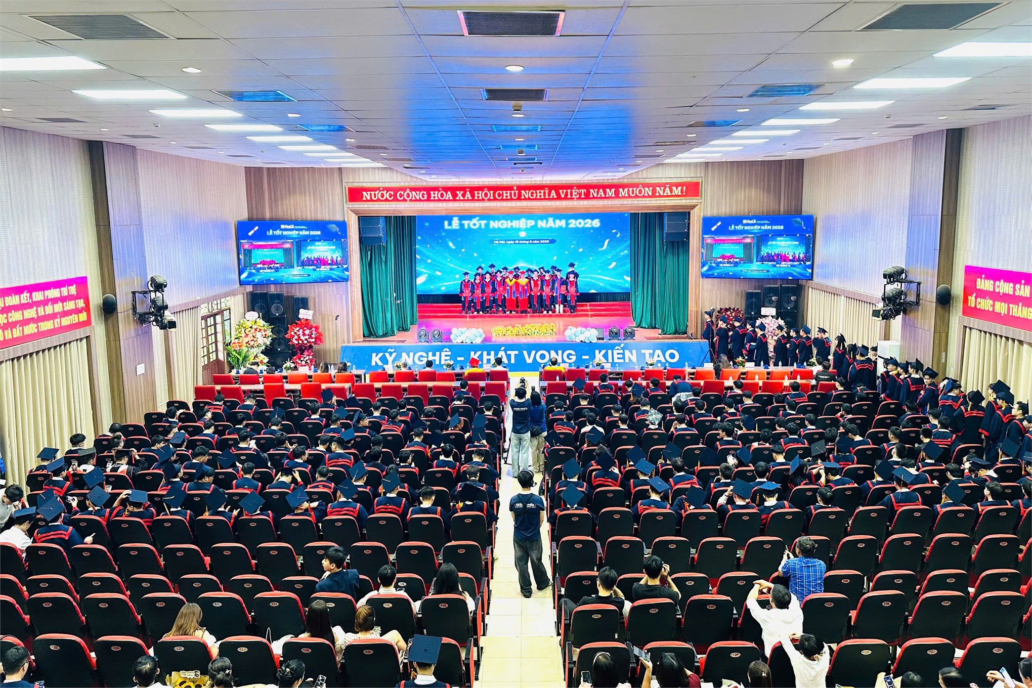 Gần 1.600 tân Thạc sĩ, Kỹ sư, Cử nhân Trường Điện – Điện tử nhận bằng tốt nghiệp năm 2026: Khép lại một hành trình, mở ra những chân trời mới