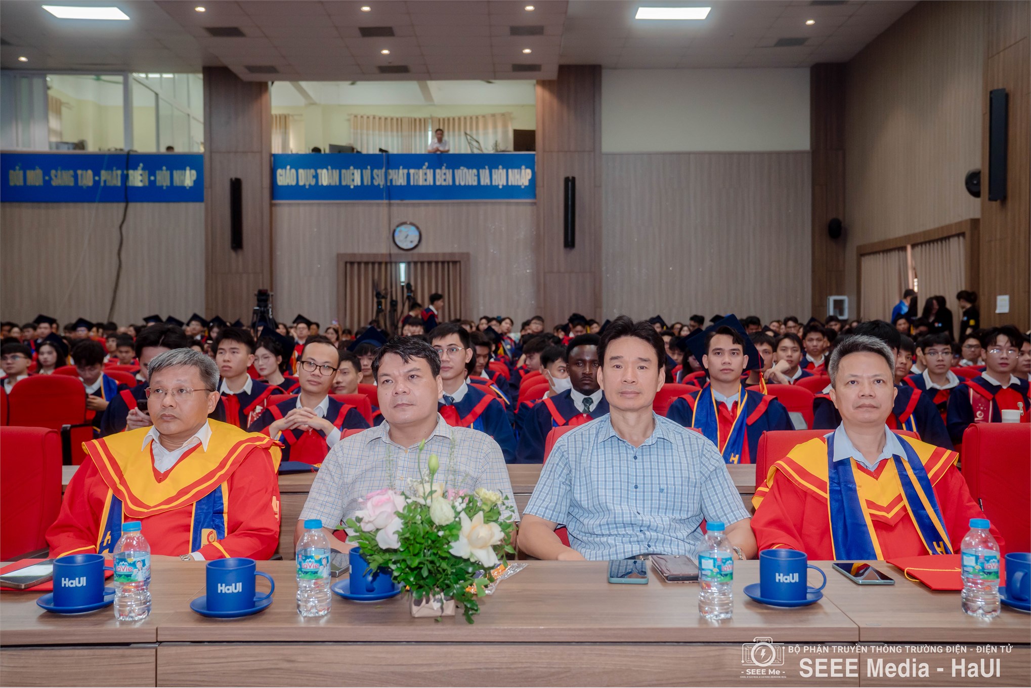 Gần 1.600 tân Thạc sĩ, Kỹ sư, Cử nhân Trường Điện – Điện tử nhận bằng tốt nghiệp năm 2026: Khép lại một hành trình, mở ra những chân trời mới