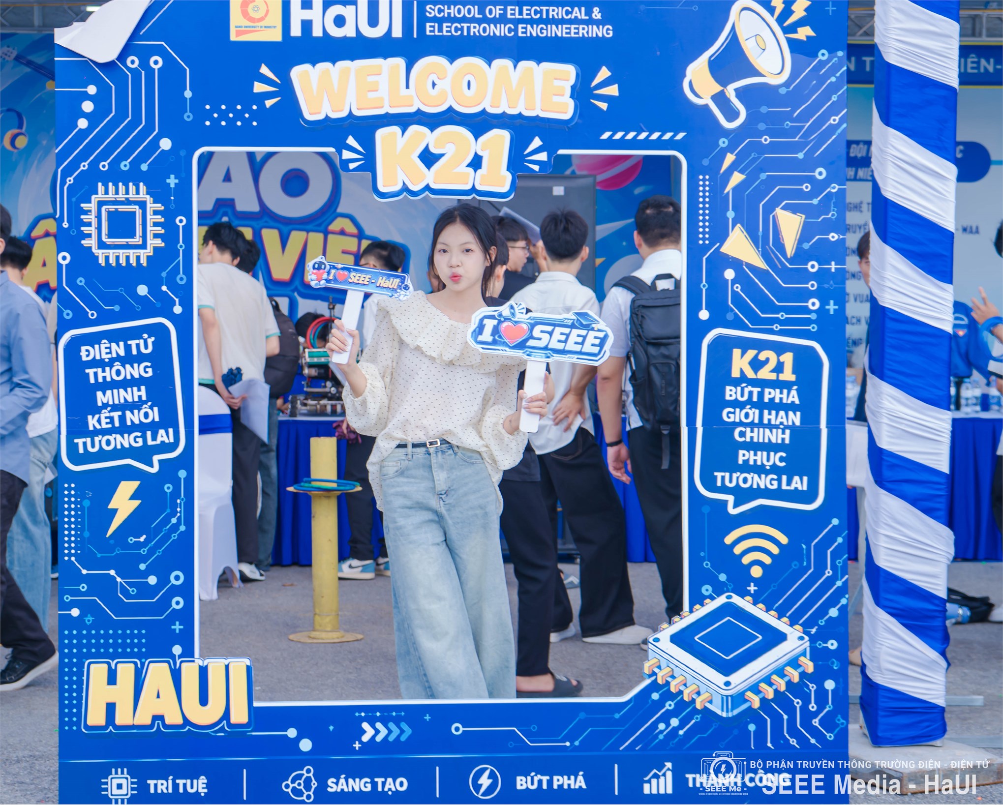 Chào đón tân sinh viên K21 – Khởi đầu hành trình mới tại Trường Điện – Điện tử