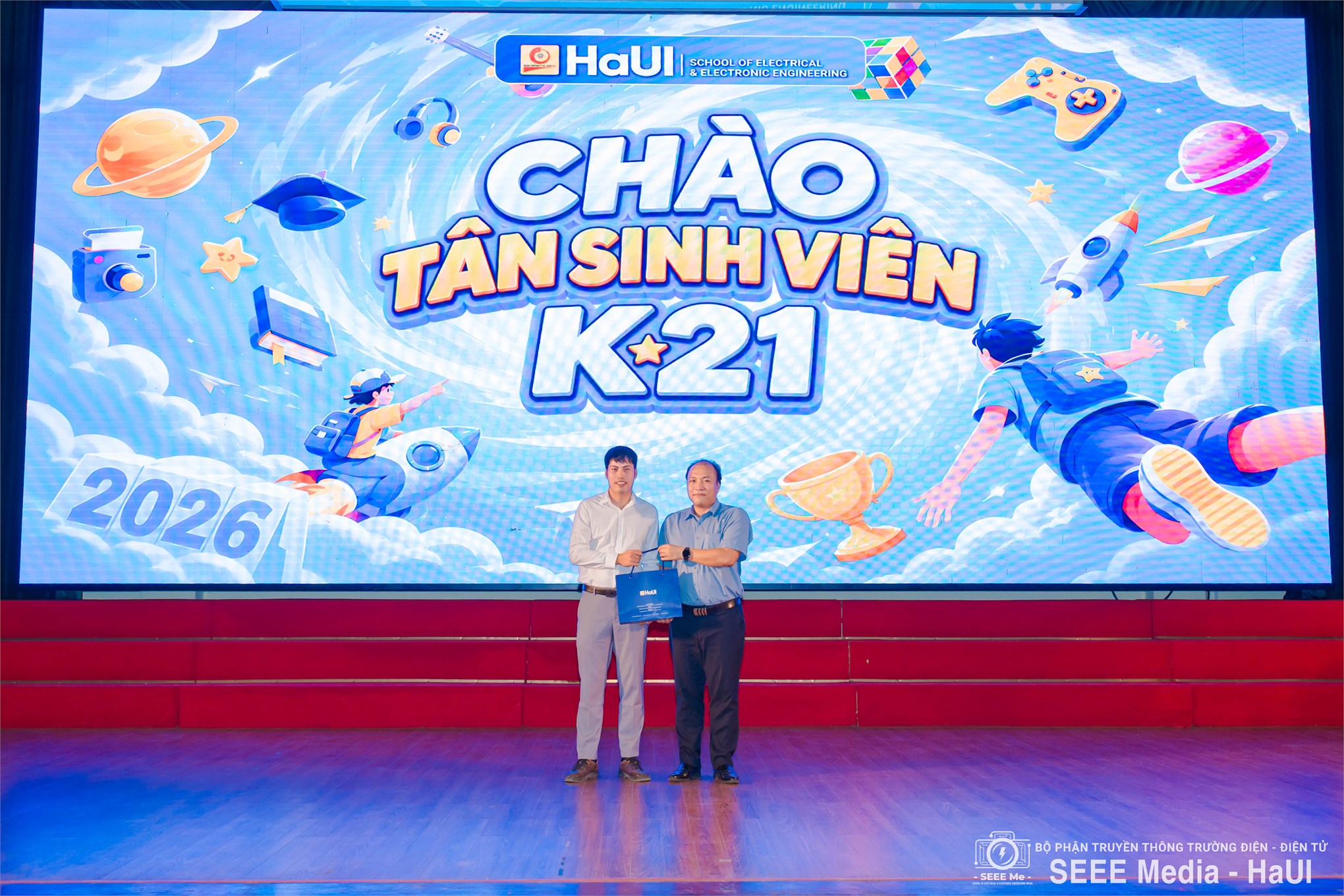 Chào đón tân sinh viên K21 – Khởi đầu hành trình mới tại Trường Điện – Điện tử