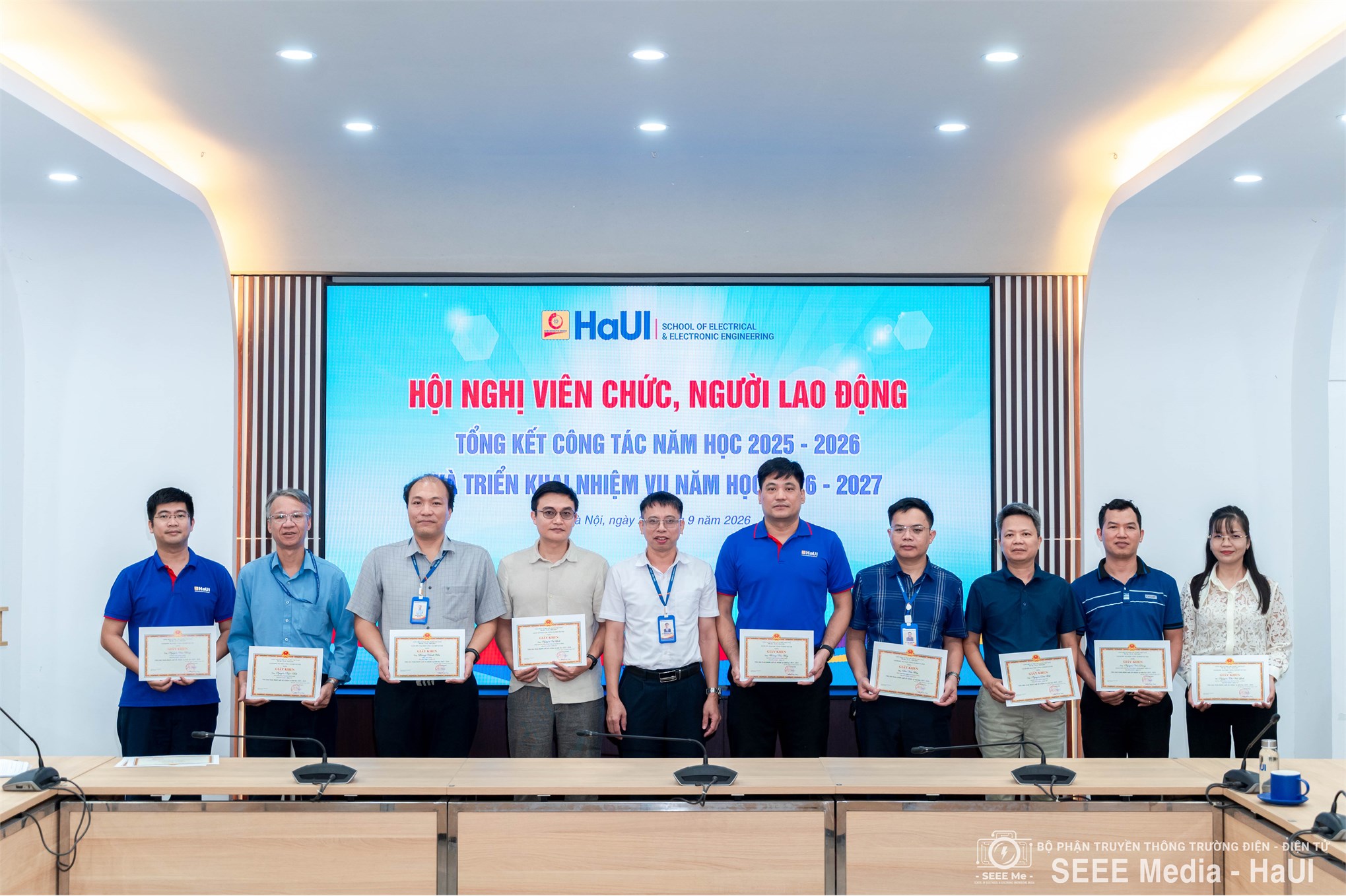 Trường Điện - Điện tử tổ chức Hội nghị viên chức, người lao động tổng kết năm học 2025–2026 và triển khai nhiệm vụ năm học 2026–2027