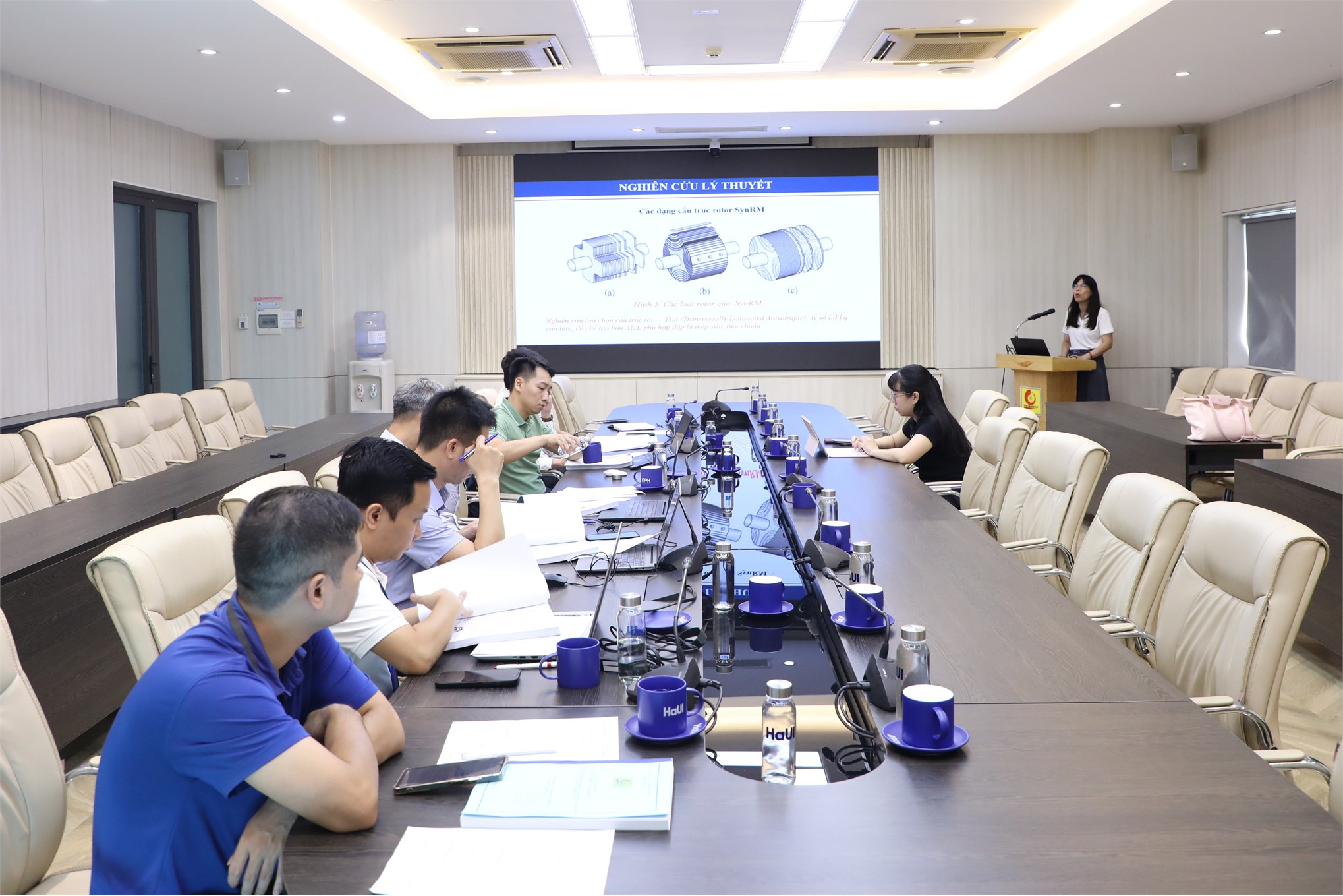 Nghiệm thu nhiệm vụ KH&CN cấp cơ sở: “Nghiên cứu thiết kế động cơ từ trở đồng bộ trợ từ nam châm vĩnh cửu (PMA-SynRM) công suất 2,2 kW”