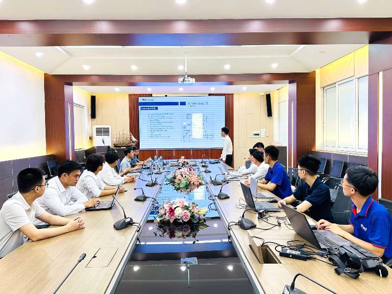 “Chạm đích” hành trình đại học – sôi nổi mùa bảo vệ Đồ án tốt nghiệp học kỳ phụ 2 năm học 2025–2026