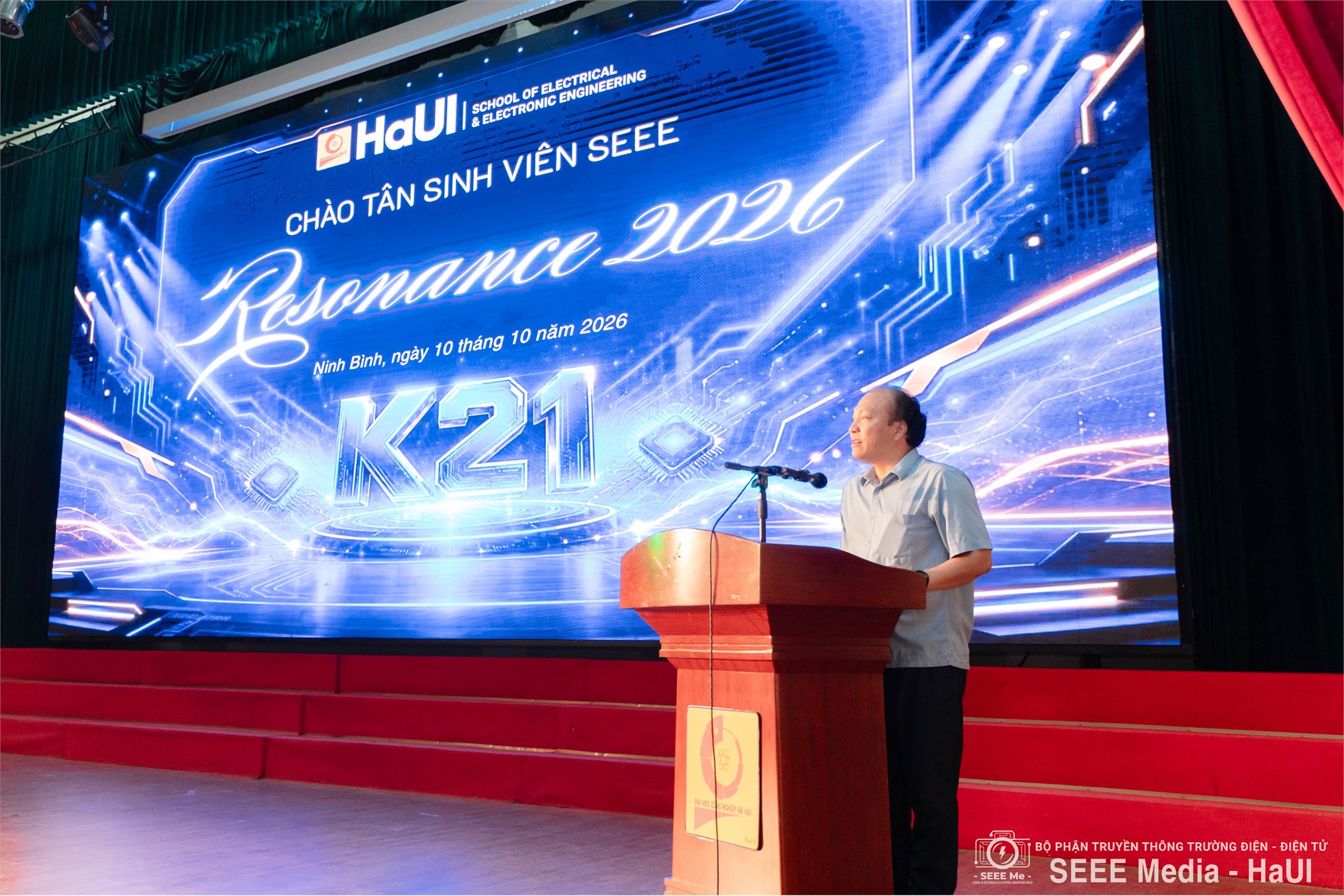 Trường Điện - Điện tử chào đón gần 2000 tân sinh viên K21 – Khởi đầu hành trình mới rực rỡ