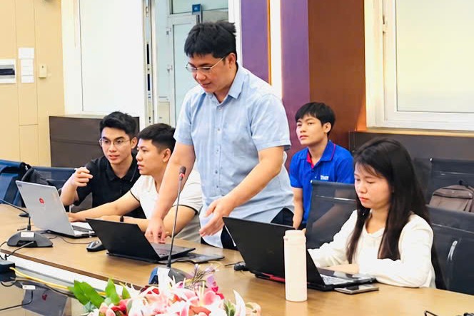 Trường Điện - Điện tử đào tạo nâng cao kỹ năng thiết kế và quản lý bản vẽ kỹ thuật điện cho cán bộ Công ty Lưới điện cao thế Hà Nội
