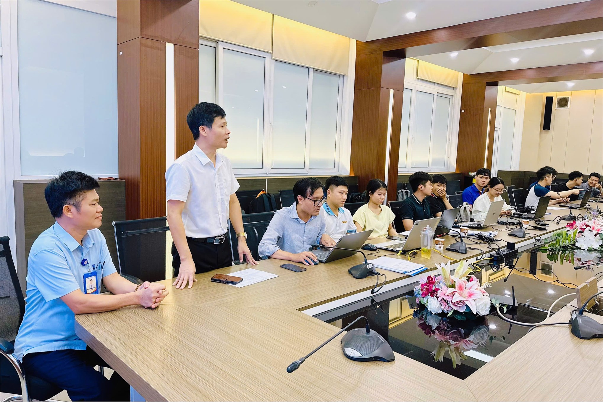 Trường Điện - Điện tử đào tạo nâng cao kỹ năng thiết kế và quản lý bản vẽ kỹ thuật điện cho cán bộ Công ty Lưới điện cao thế Hà Nội
