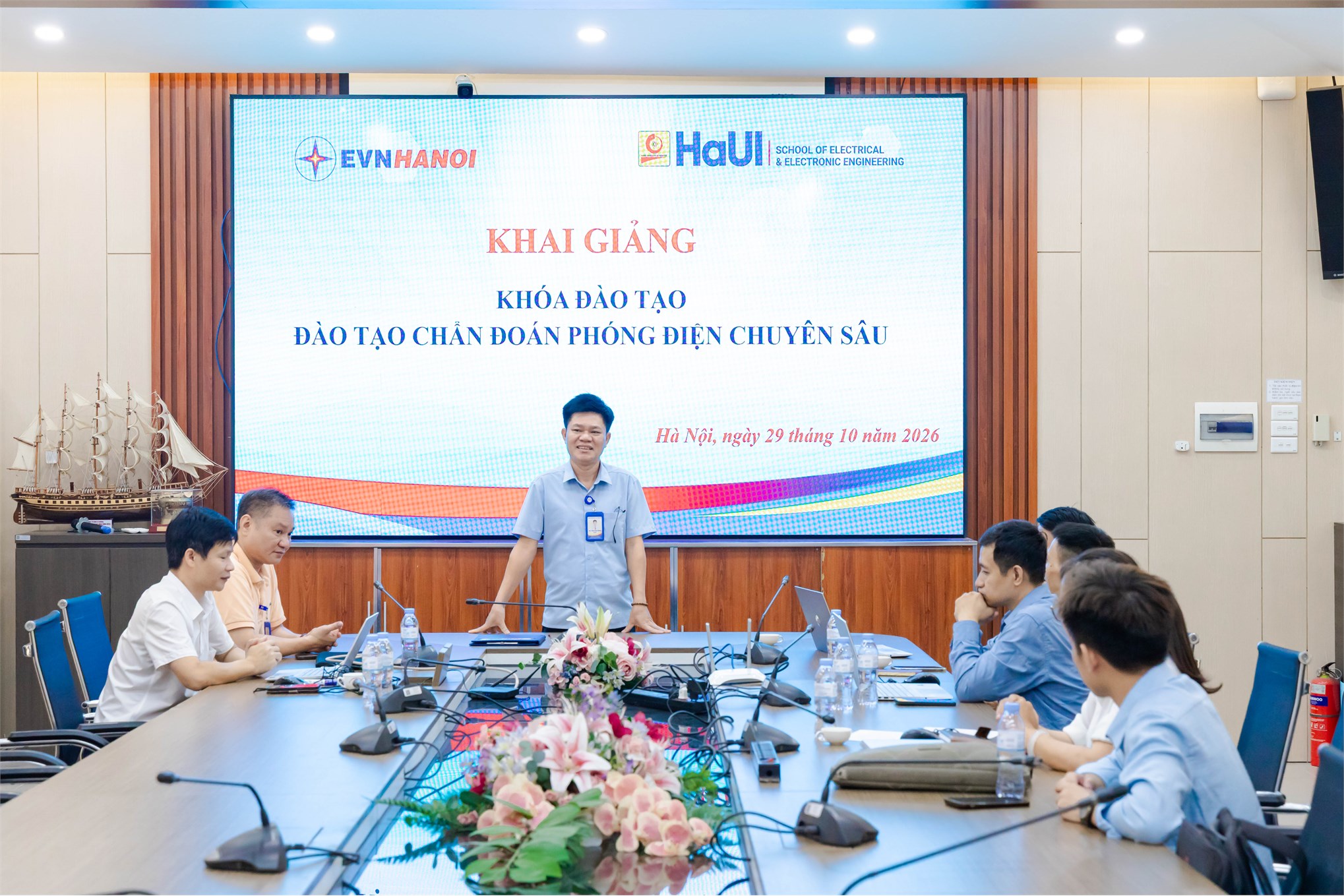 Trường Điện - Điện tử khai giảng lớp đào tạo ngắn hạn “Chẩn đoán phóng điện chuyên sâu”